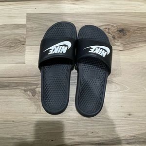 Black Nike Benassi JDI Slides